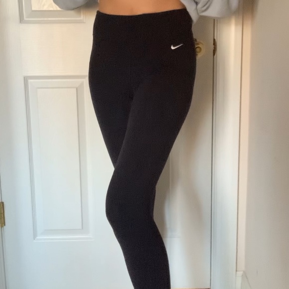 Nike Black Leggings - Picture 3 of 6